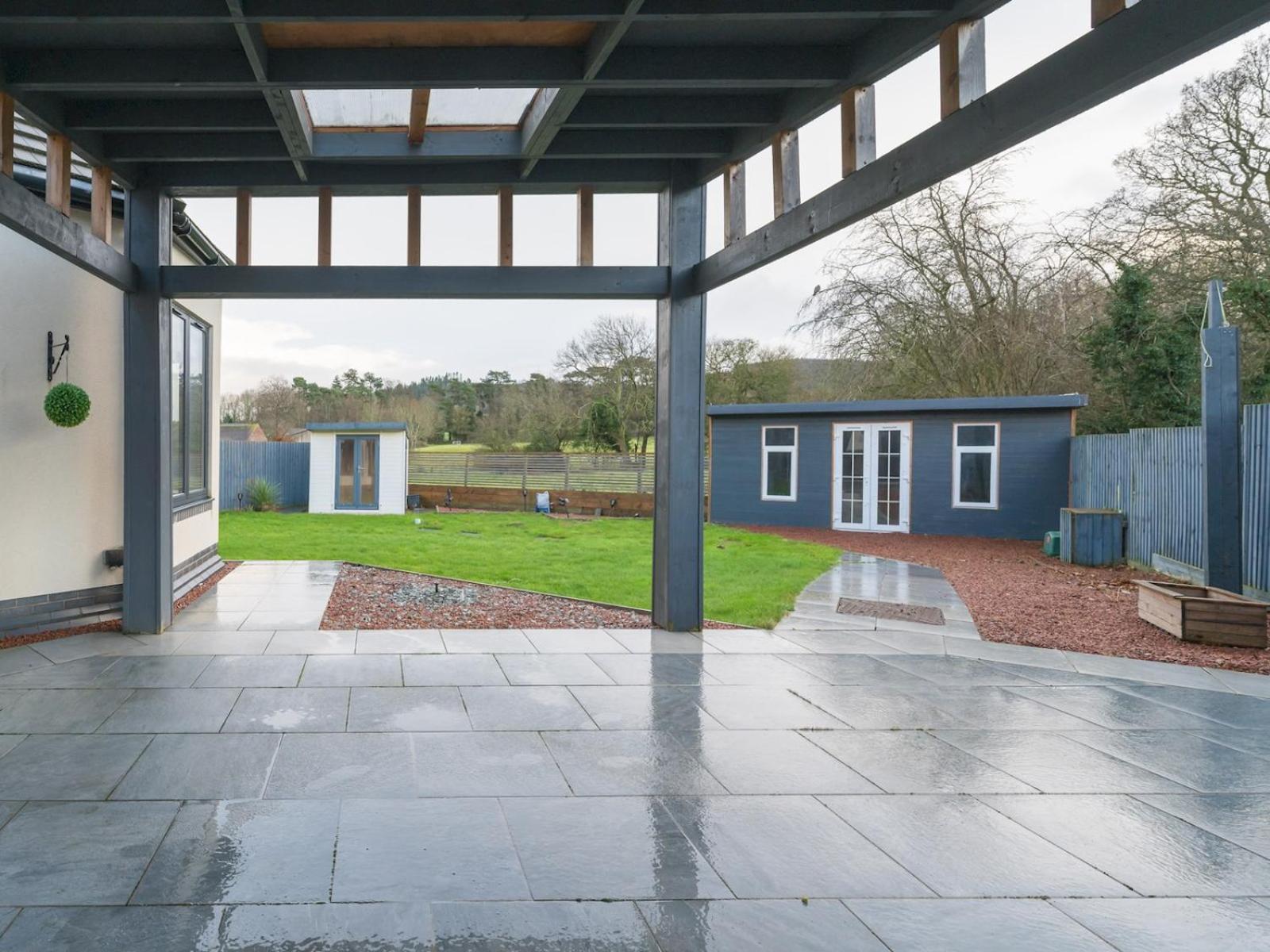 Pass The Keys 4 Bedroom Modern Spacious Home Pontesbury Exterior photo